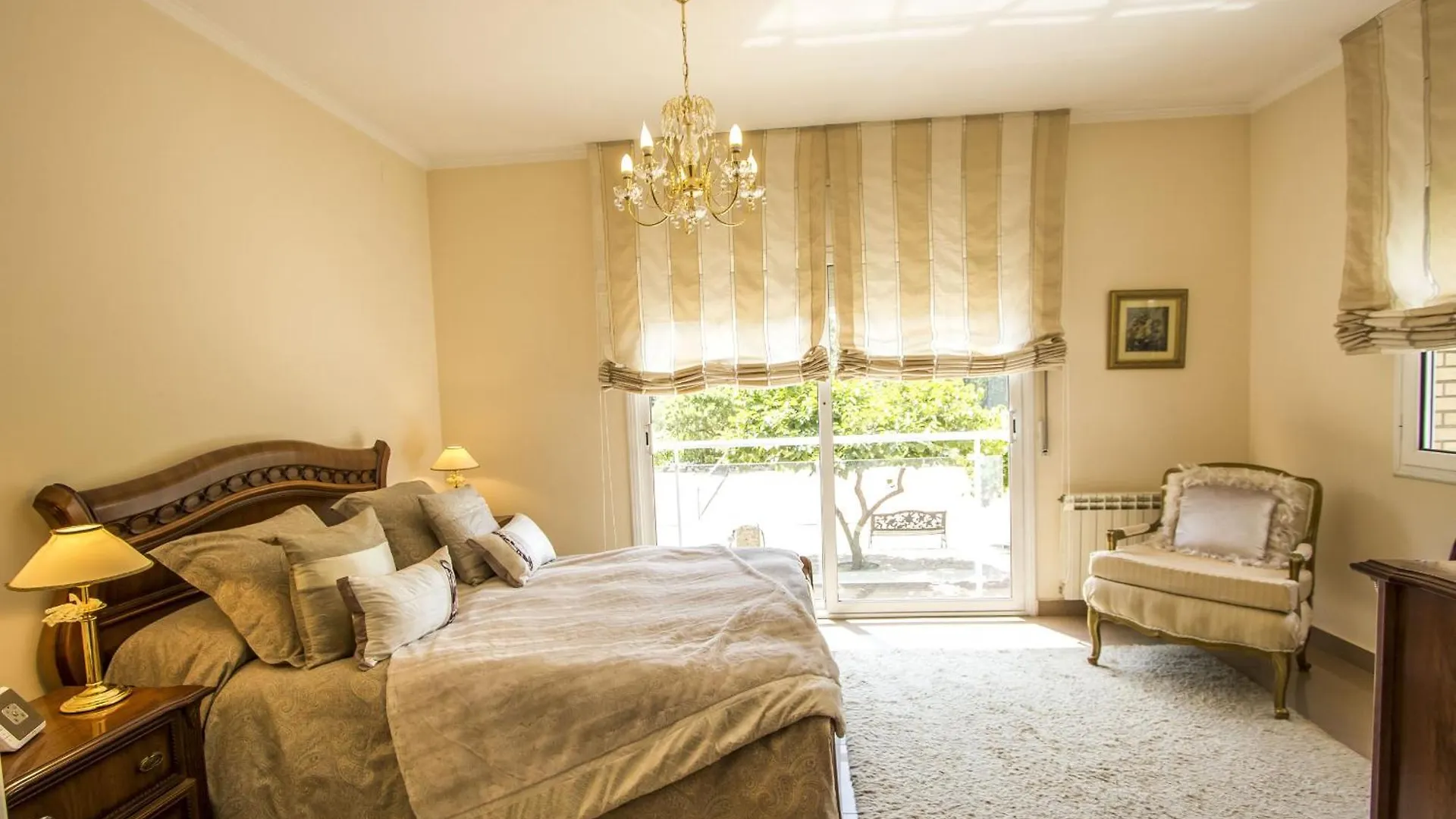 Villa Nature, Pool, Tennis, Aircon Only 15 Minutes To Barcelona! Sabadell
