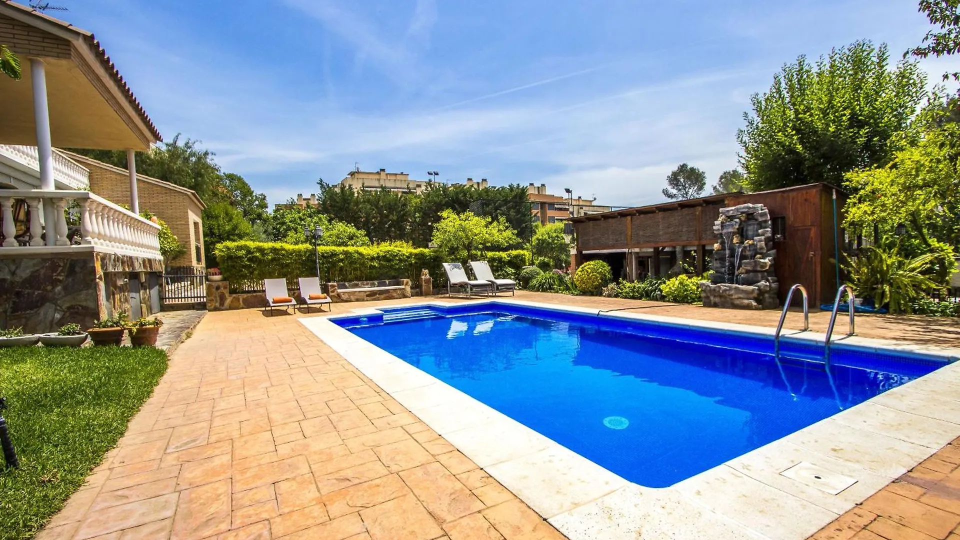 Nature, Pool, Tennis, Aircon Only 15 Minutes To Barcelona! Sabadell Villa