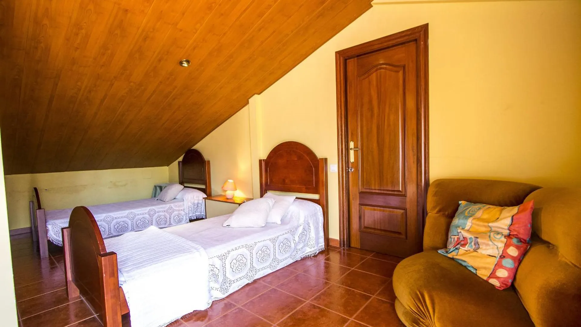 Nature, Pool, Tennis, Aircon Only 15 Minutes To Barcelona! Sabadell 0*,  Spain